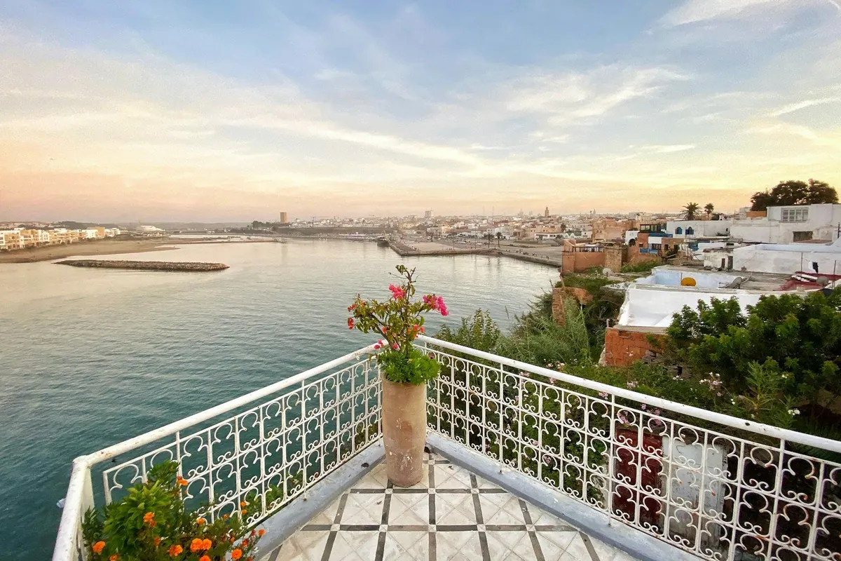 Blick auf den Fluss Bouregreg von der Kasbah des Oudayas in Rabat